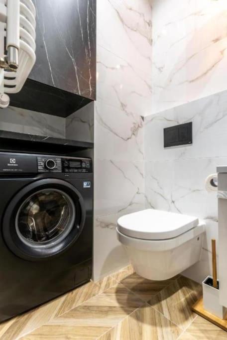 Urban Chic - Mennica - One Bedroom -citycenter&306 *
